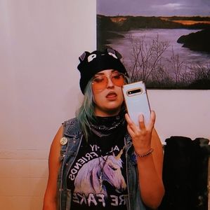 Meet your Posher, Hailey